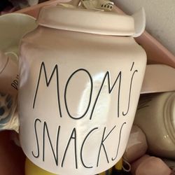 RAE DUNN MOM SNACKS CANISTER