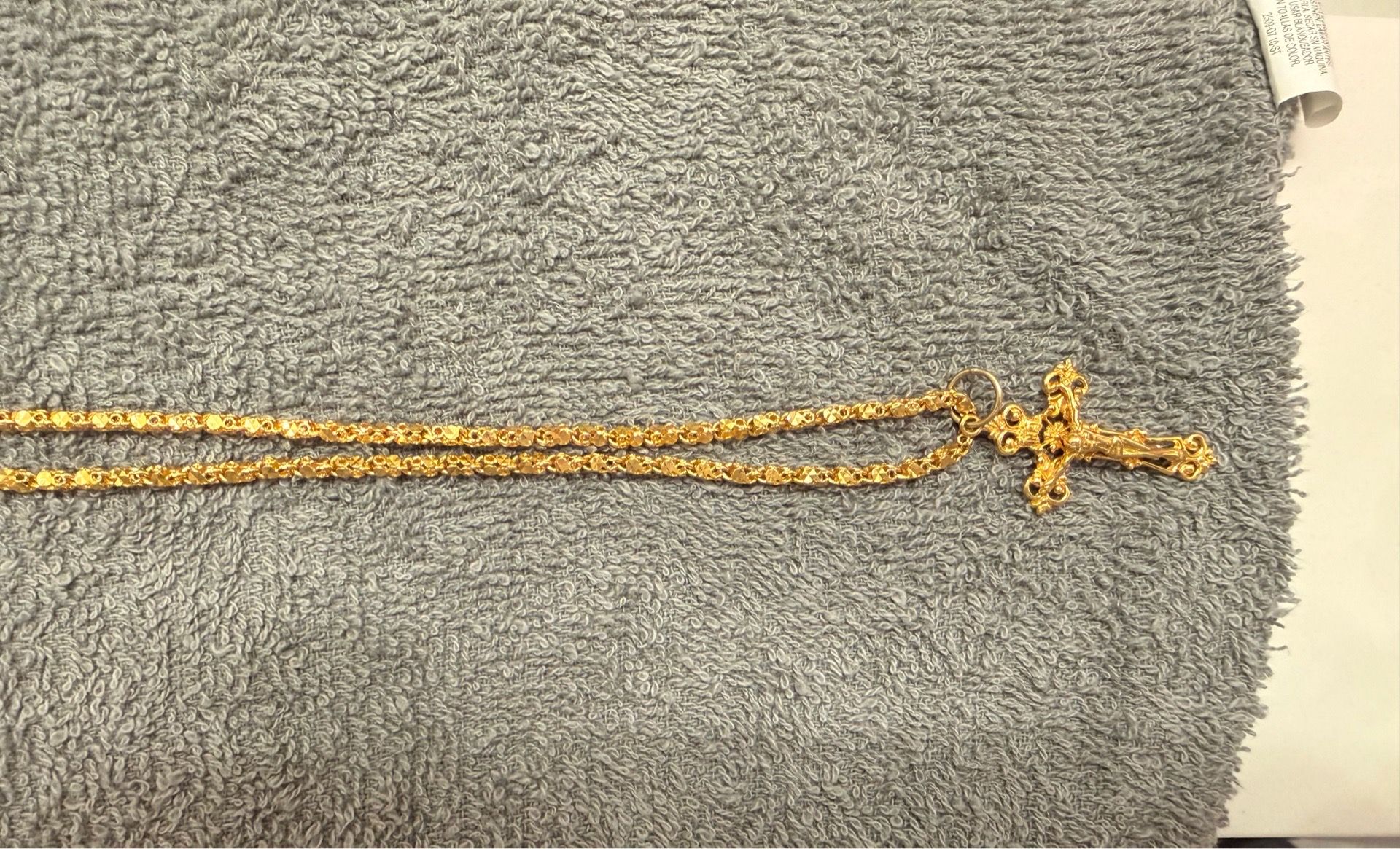 18kt gold necklaces