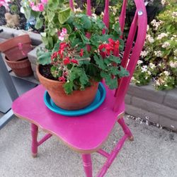 ADORABLE HAND PAINTED PATIO GARDEN CHAIR WITH GERANIUMS 
