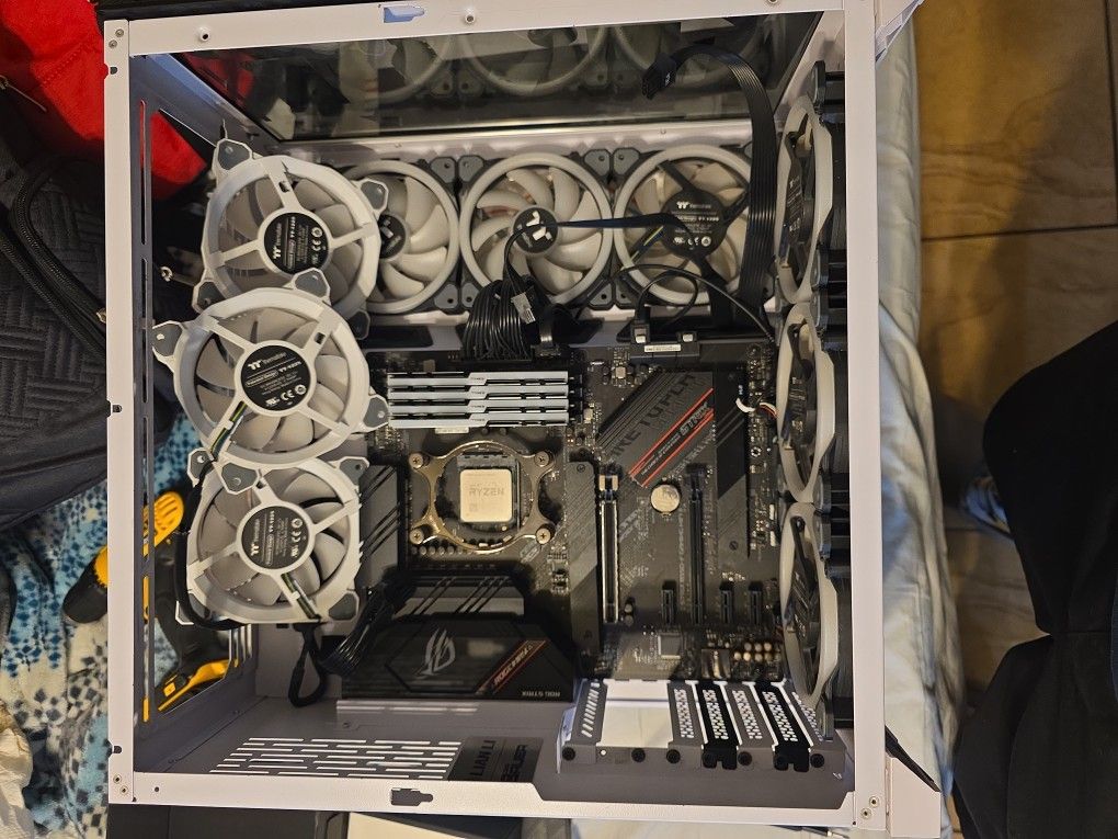 Half Built PC Missing GPU And CPU FAN/WATER AIO 