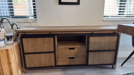 Entertainment Unit