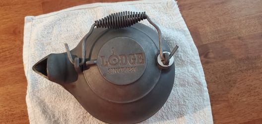 Vintage 'Lodge' 2.5 Qt. Cast Iron Tea Kettle. NEVER USED!