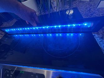 Aquarium LED Light Xlnt Condition 30-41 in