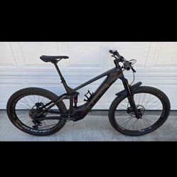 Trek Powerfly 9.7/9.9 Large eMTB w/2nd set street rims & tires