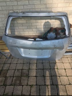 2010 GLK Mercedes 350 hatch door