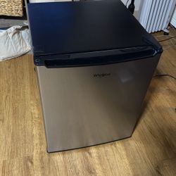 Mini Fridge 