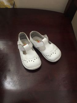 Leather little girls shoes size 4