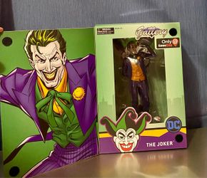 DC Gallery The Joker Diamond Select