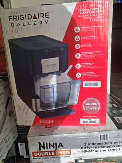 Frigidaire Gallery Nugget Ice Maker EFIC256 Navy