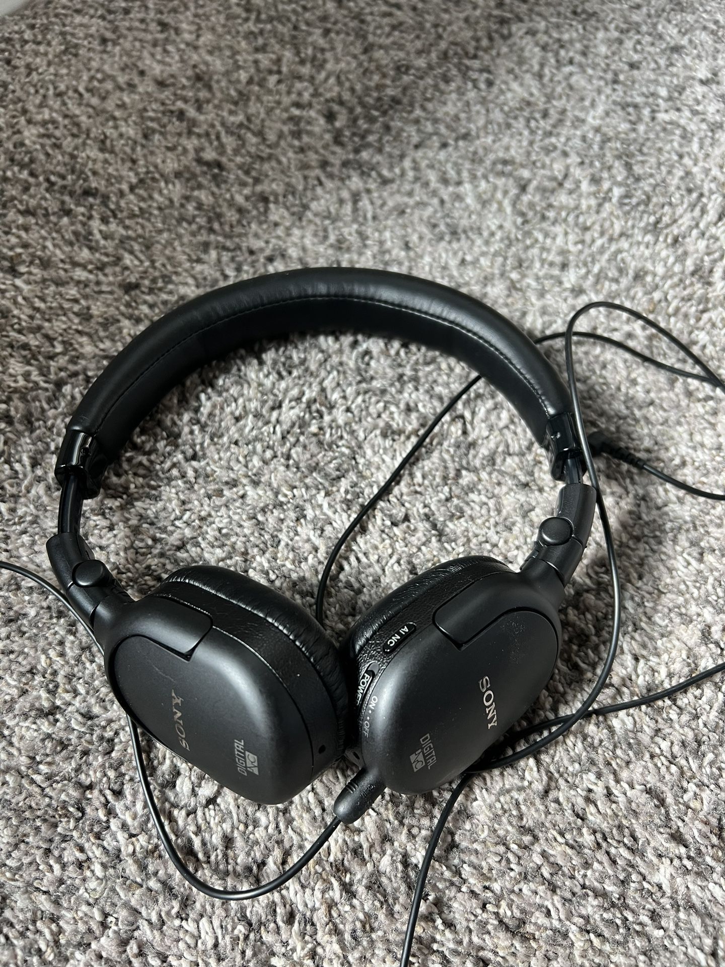 Noise Cancelling Sony Headphones MDR-NC200D