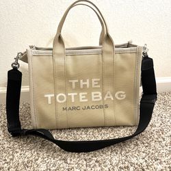 THE TOTE BAG MARC JACOBS (Medium) $220