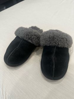 UGG Scuffette II - Size 6
