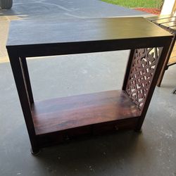 End/side Table/ Nightstand 