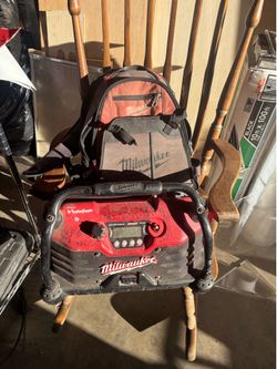 Milwaukee backpack & jobsite radio