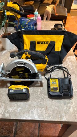 Dewalt Circular Saw  61/2