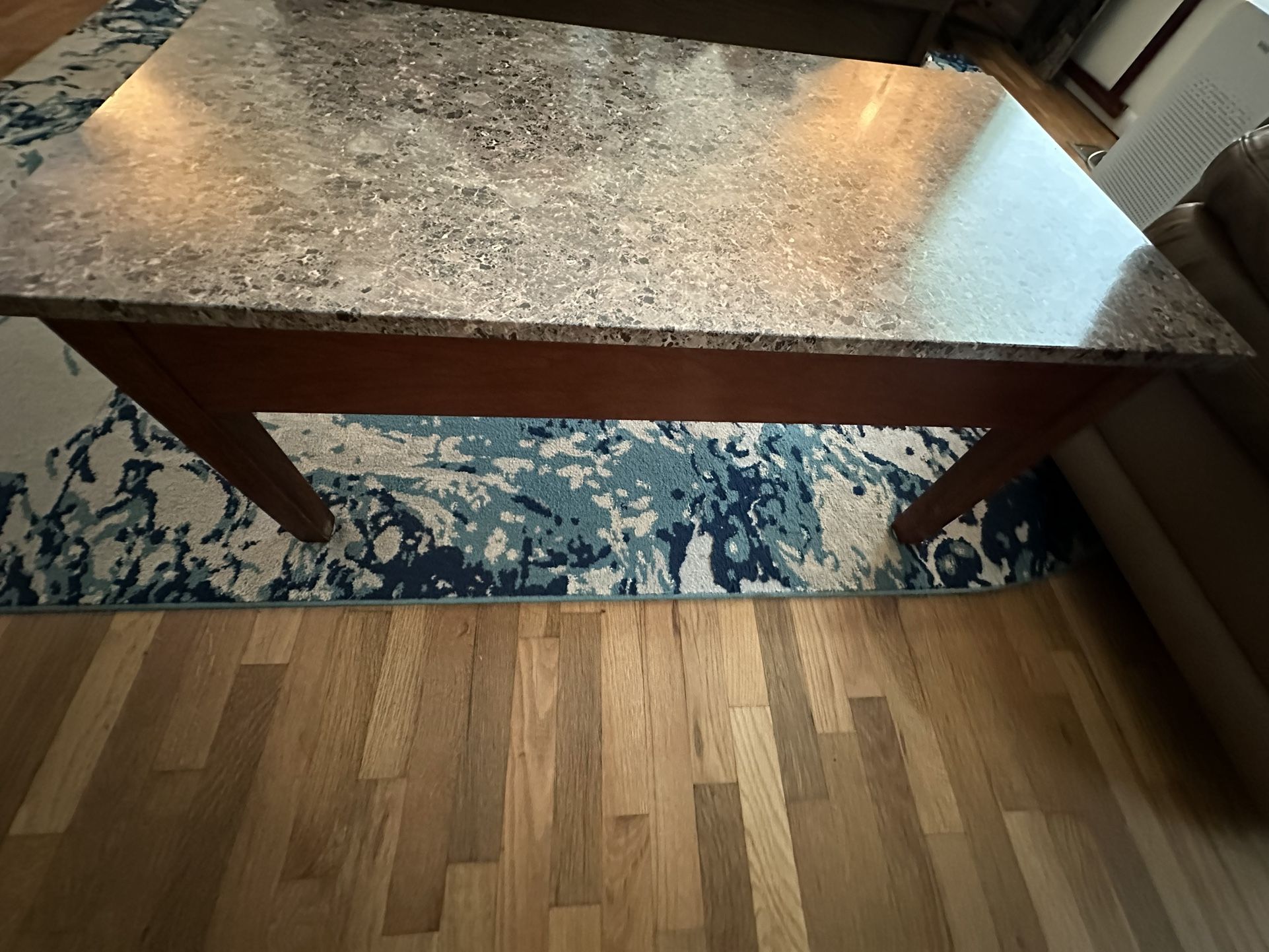 Coffee Table W/ Lifting Top