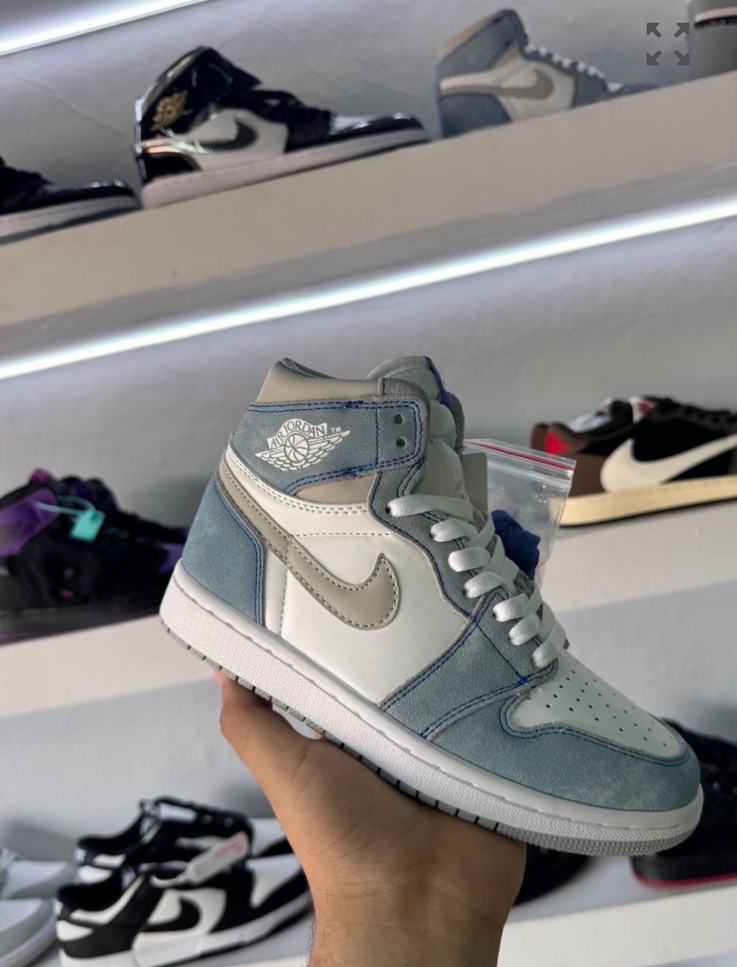 Air Jordan 1 Retro High Royal