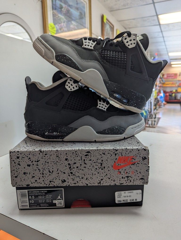 Air Jordan 4 Retro Fear Size: 8.5