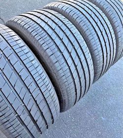 Vendo set de llantas 255/40r20 Goodyear en perfectas condiciones de Vida