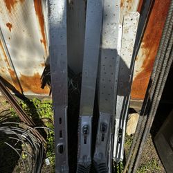 Straps Tie 