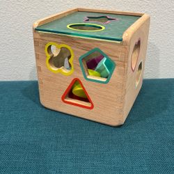 B. Toys Wooden Shape Sorter 