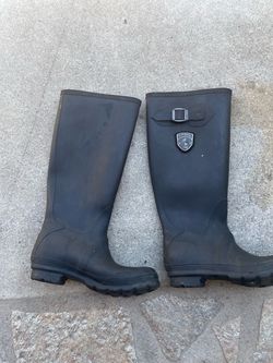 Kamil  rain or farm boots  size 6
