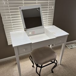 Dressing Table With Bench 