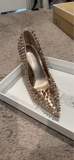 Steve Madden Gold Spiked Pointed-Toe Heels, Size 8