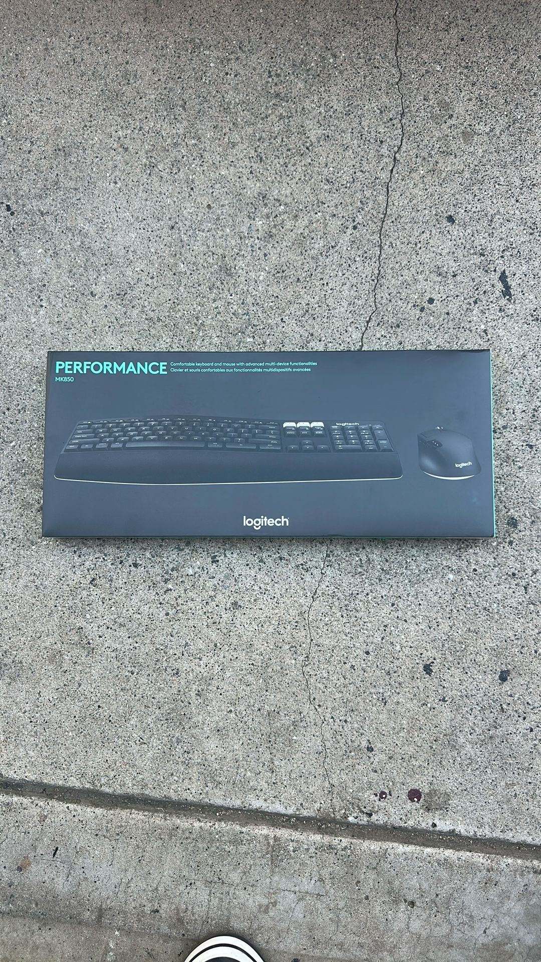Logitech MK850 Keyboard - Mouse Combo