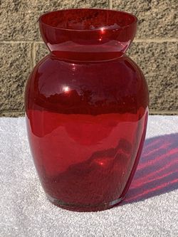 Red glass Vase