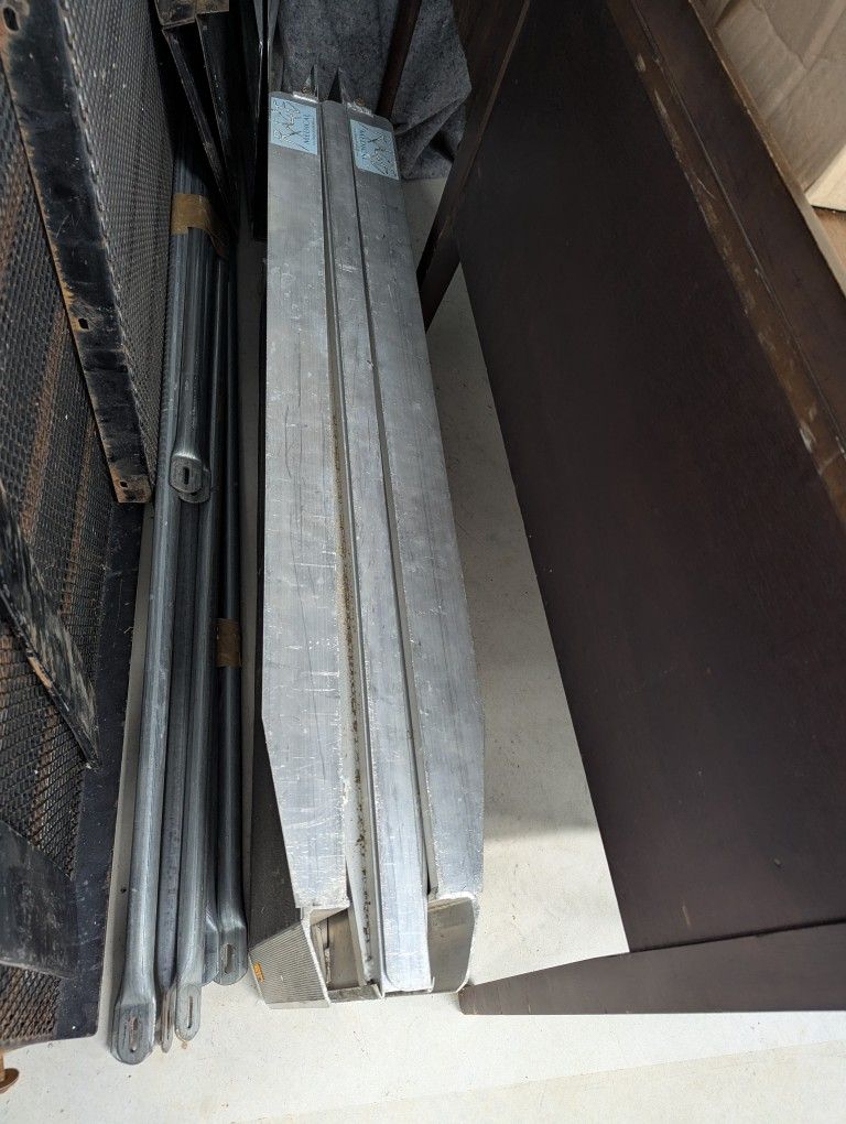4' ALUMINUM FOLDING RAMP
