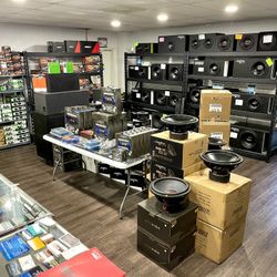 Tons of car audio in stock! 🌴🔊🔊🌴