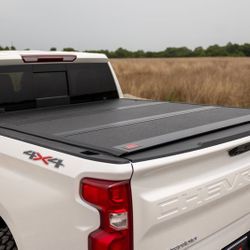 Chevrolet Silverado LT Crew Cab Hard TriFold Tonneau Cover 23-26