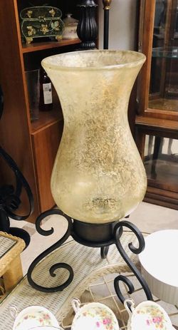 INDOOR OUTDOOR GARDEN DECOR WITH GLASS ORNAMENT *And Yes it’s Still Avail