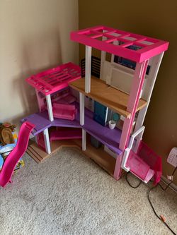 Barbi doll house