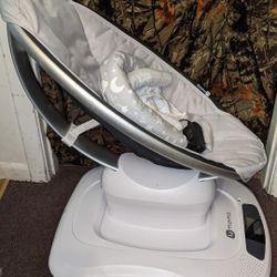 4moms MamaRoo Multi-Motion Baby Swing, Bluetooth Enabled with 5 Unique Motions,