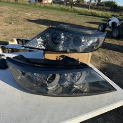 11-2013 Kia Sorento Headlights 