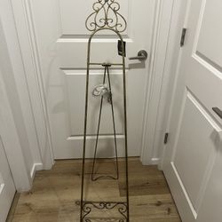 Easel