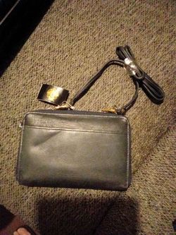 BLACK CROSSBODY BAG