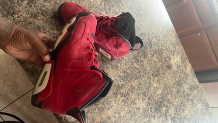 Air Jordan 6s red