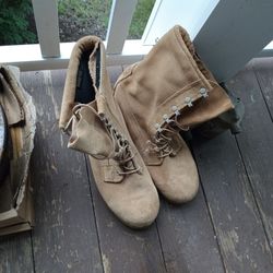 Belle Ville Military Mens Boots Size 9.5 Wide Tan 800 Grain Winter Boot, Almost New.