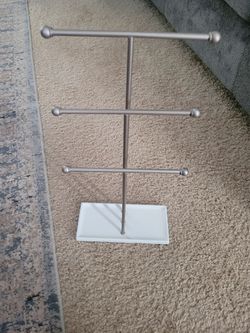 19" Jewelry Tree