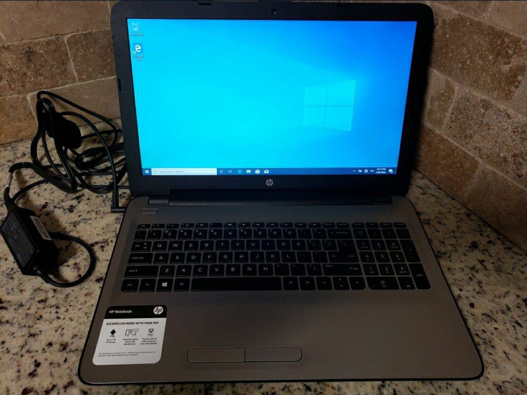 HP 15-BA113CL NoteBook (Touch)  AMD A10-9600P 32GB Ram/ 64GB SSD WIN10 Pro Lapto