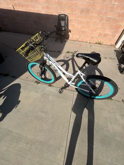 “Kent 26’’ Mountain Bike w/ Basket – Good Condition