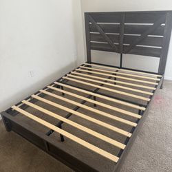 Queen Bedframe 