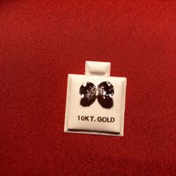 10 K Gold Earring