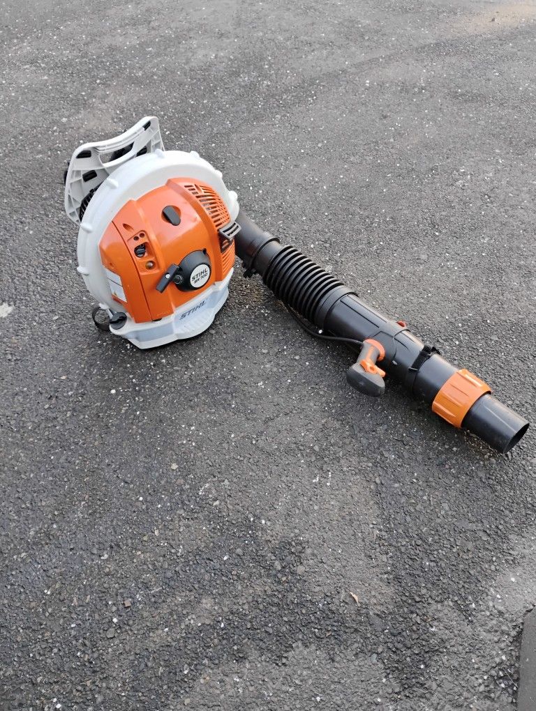 Stihl Backpack Leaf Blower HR 700