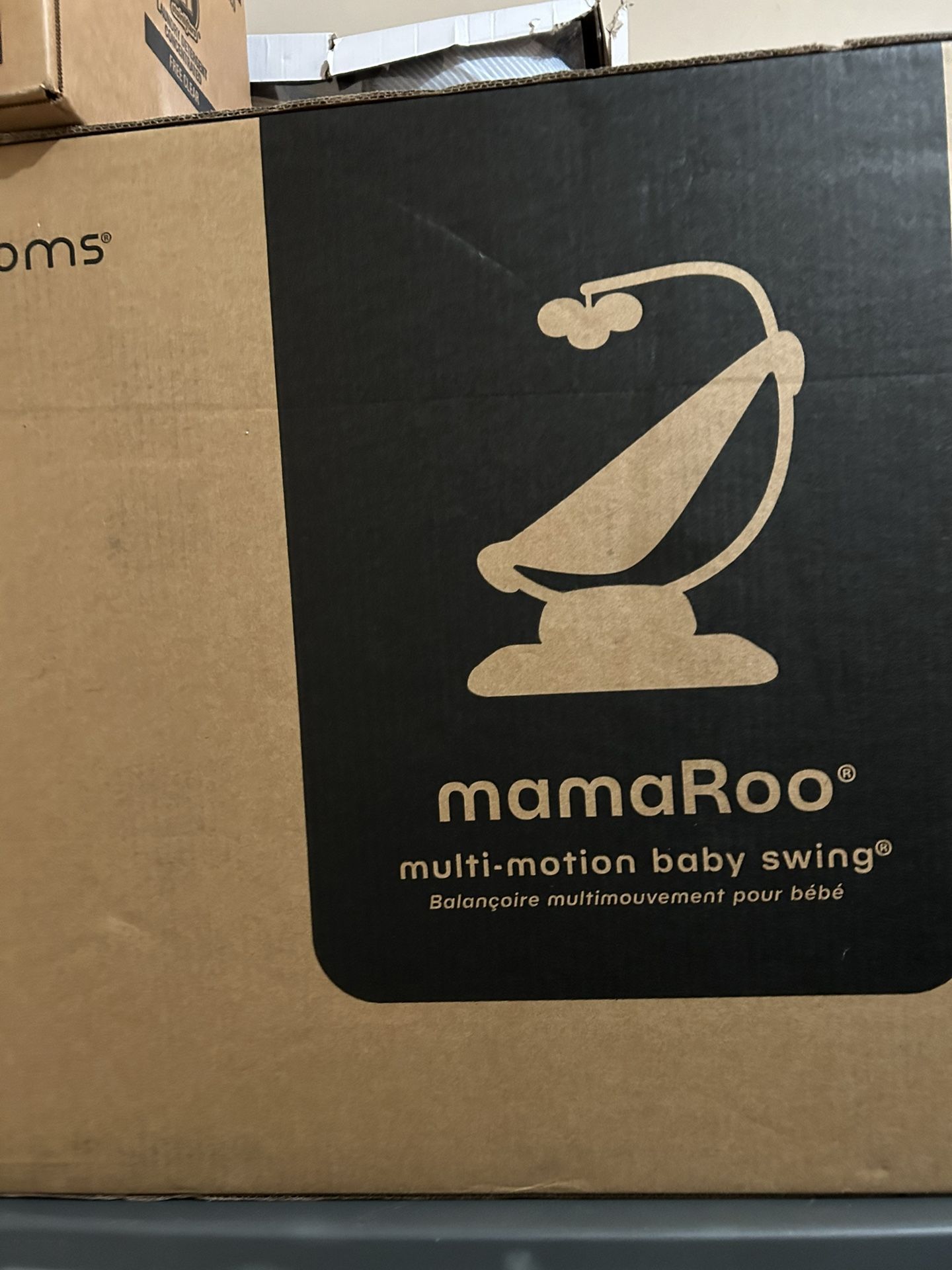 4moms MamaRoo Multi-Motion Baby Swing, Bluetooth Enabled with 5 Unique Motions, Black