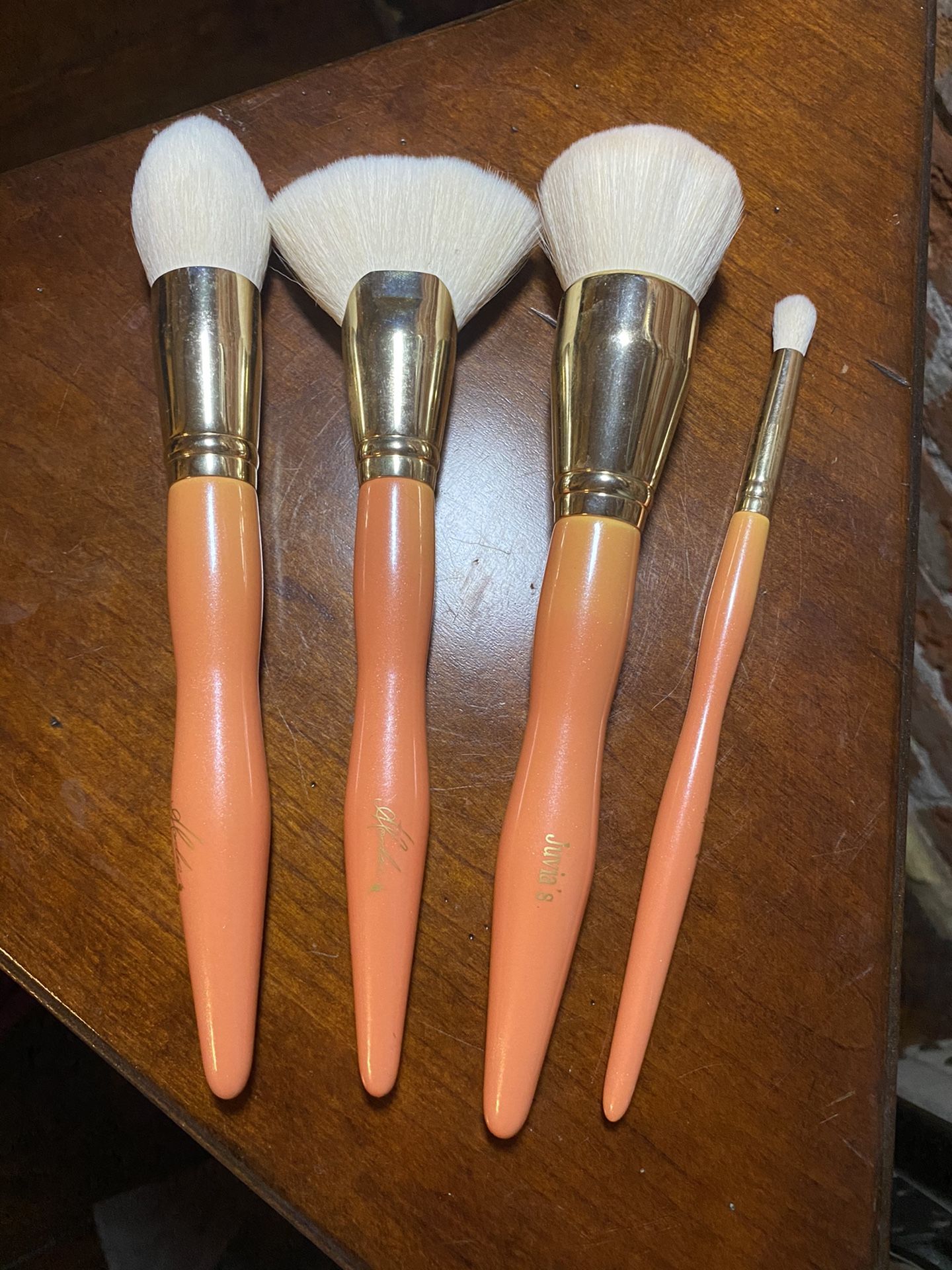 Makeup brushes