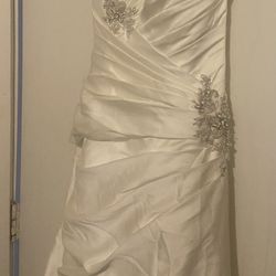 Brand New Size 6 Bonnie Bridal Gown